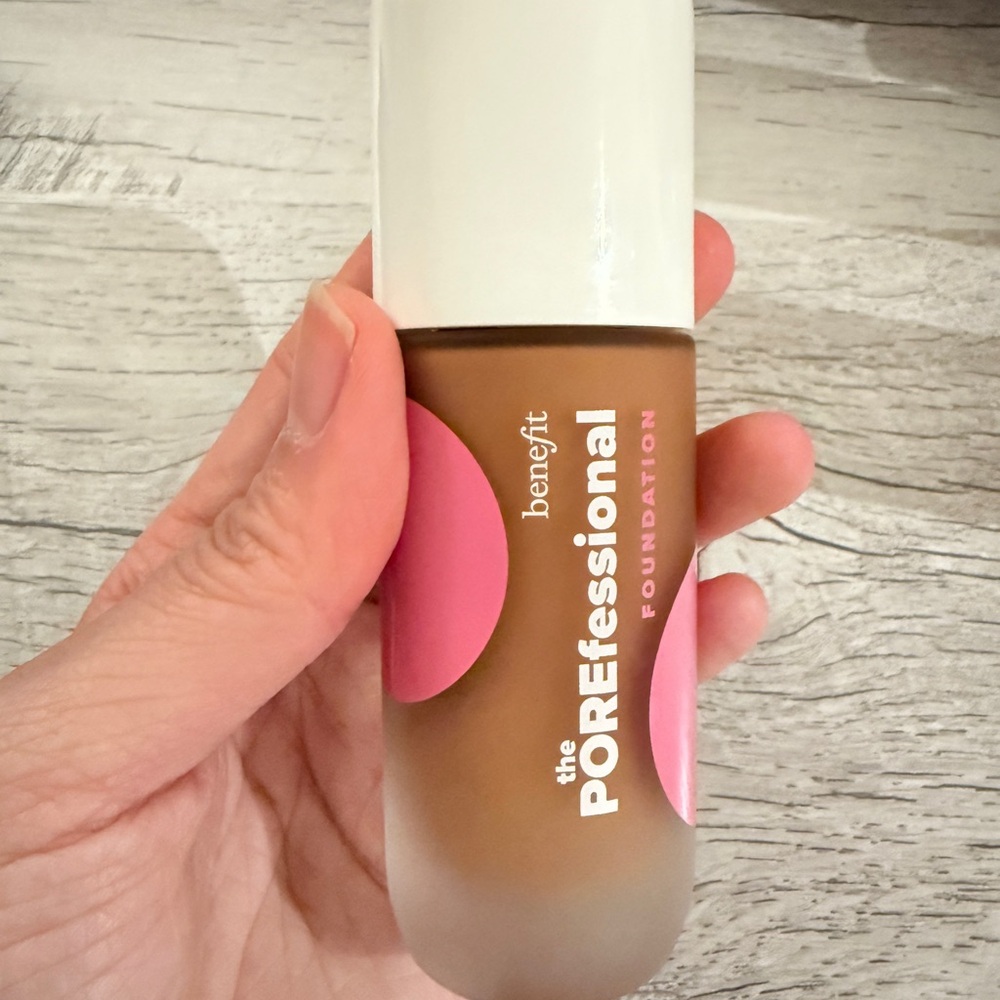 Benefit POREfessional Foundation 29W